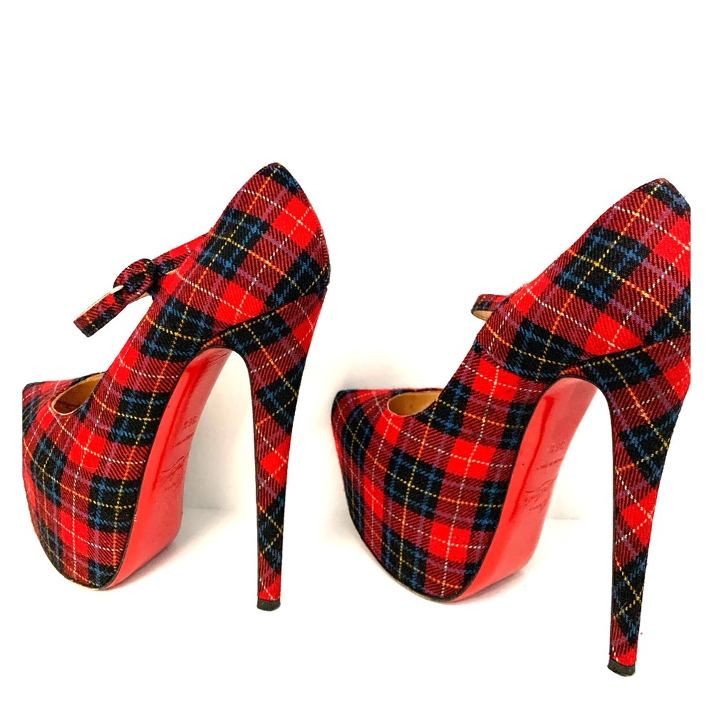 Platform pattern Christian loub